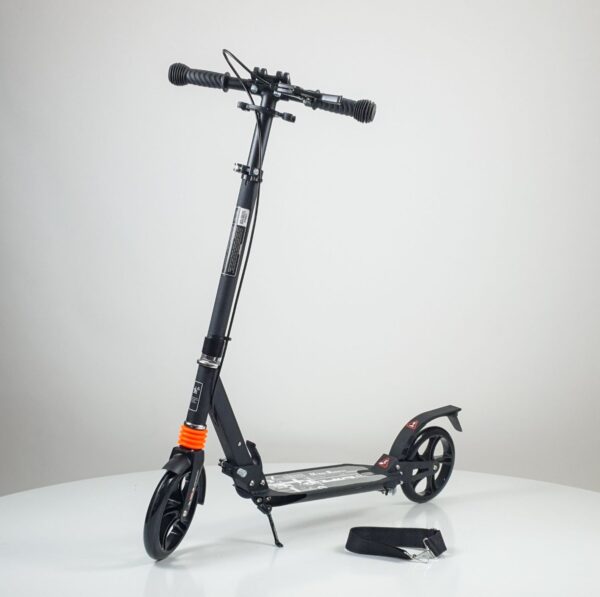 TROTINET 658 CRNI