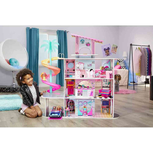 LOL OMG HOUSE OF SURPRIES - Image 2